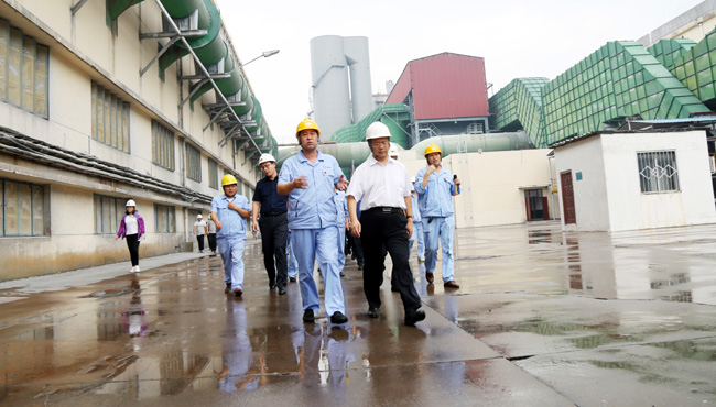 洛陽市工信委組織到萬基控股集團(tuán)觀摩“三大改造”項(xiàng)目